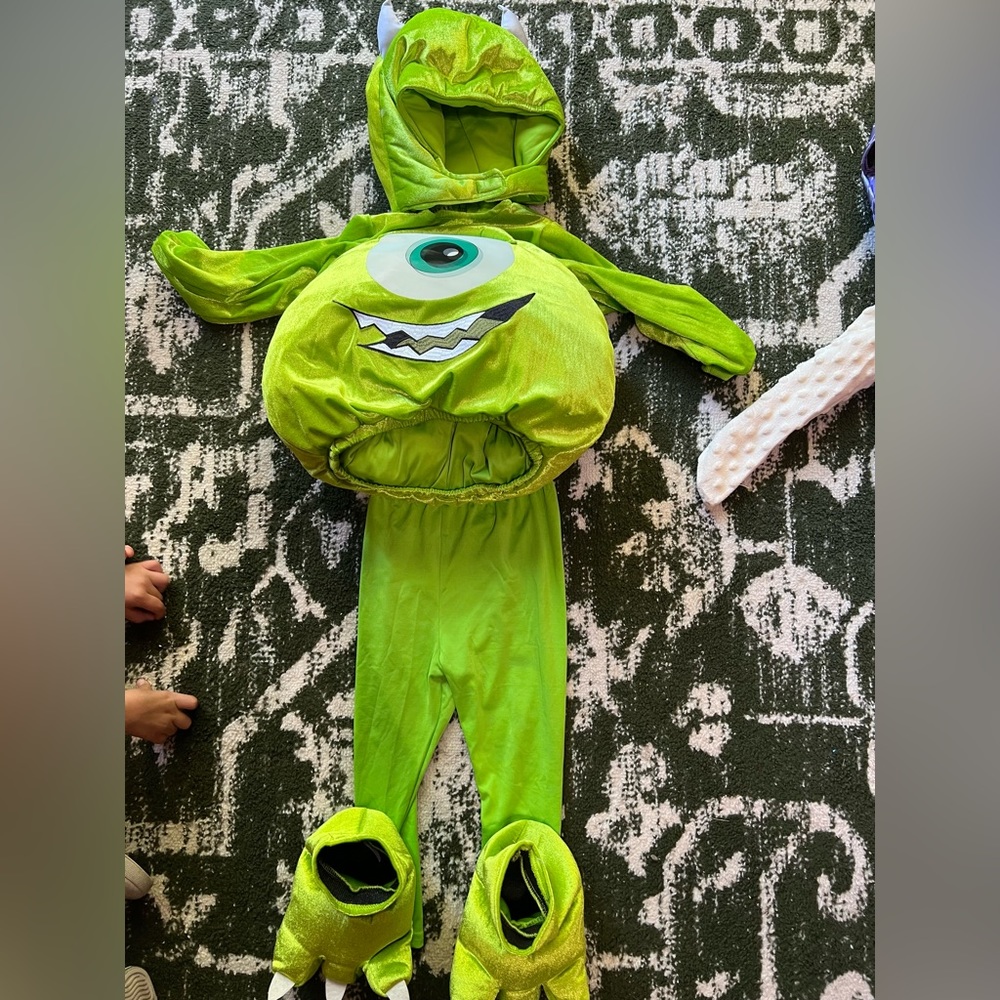 Mike wazoswki costume